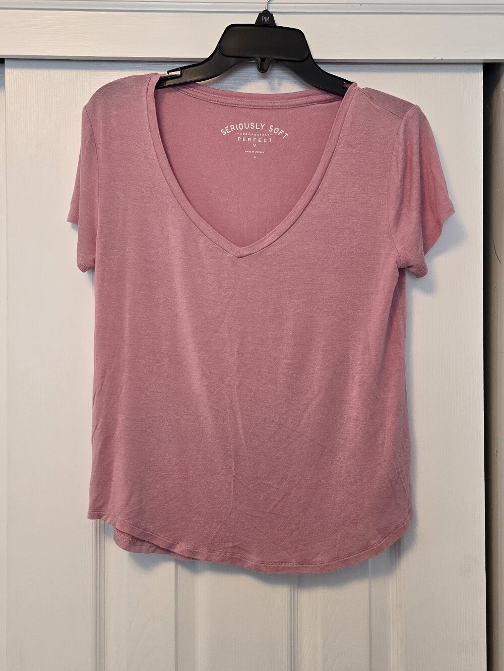Aeropostale Women's V-Neck Tee in Mauve Pink